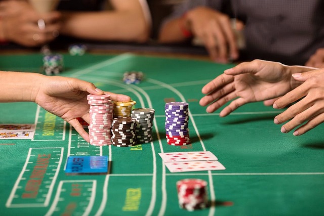 Chơi Baccarat theo cách đánh gấp thếp cần lưu ý tránh những sai lầm cơ bản