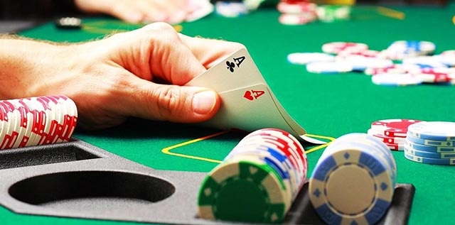 Hướng dẫn luật chơi cơ bản bài Poker