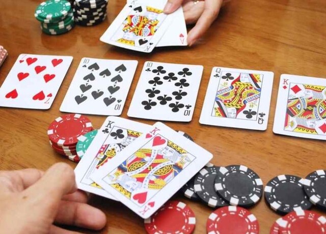 Thuật ngữ trong poker nói về vị trí bàn chơi