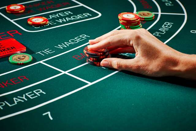 Baccarat là một trong những trò chơi bài lâu đời và phổ biến nhất