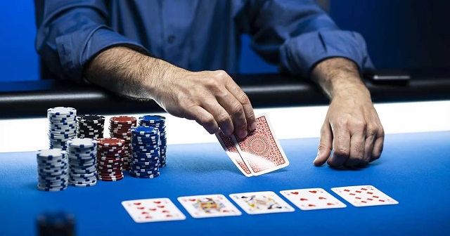 Đừng bỏ lỡ Poker khi tham gia